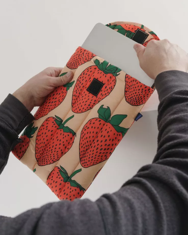 Baggu Puffy Laptop Sleeve 13"/14" : Strawberry - | Cases & Sleeves