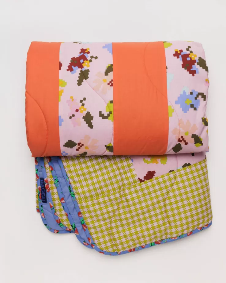 Baggu Queen Quilt : Gingham Floral Block - | Quilts